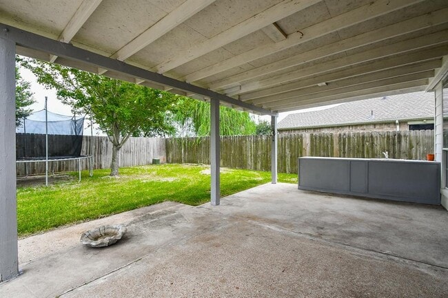 Building Photo - 6706 Nicecrest Dr
