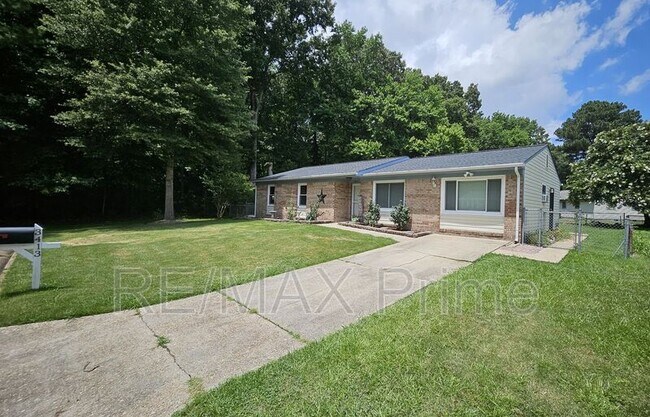 Foto del edificio - 3413 Newport Dr