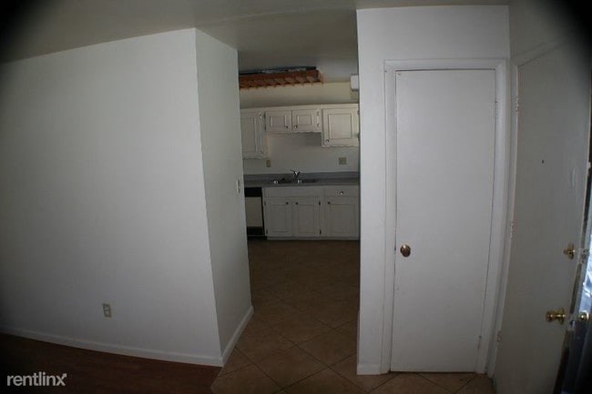 Building Photo - 2 br, 1 bath Condo - 2565 S Sheridan Blvd