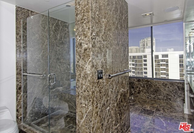 Foto del edificio - 10724 Wilshire Blvd