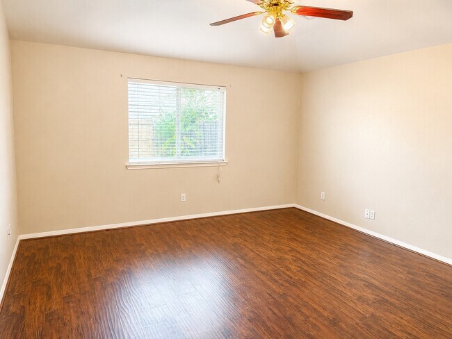 Foto del edificio - 8319 Ballina Ridge Ct