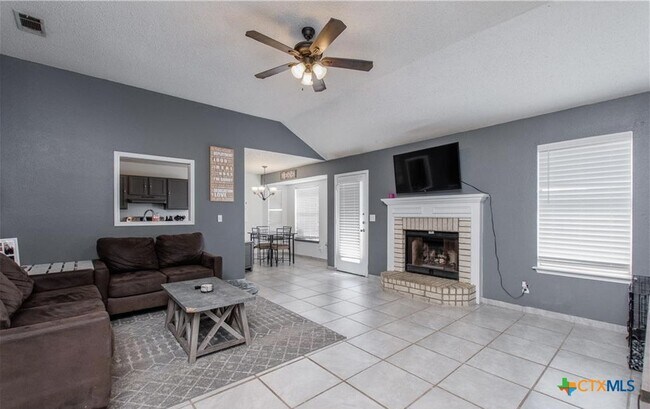 Foto del edificio - 1410 Windsor Cir