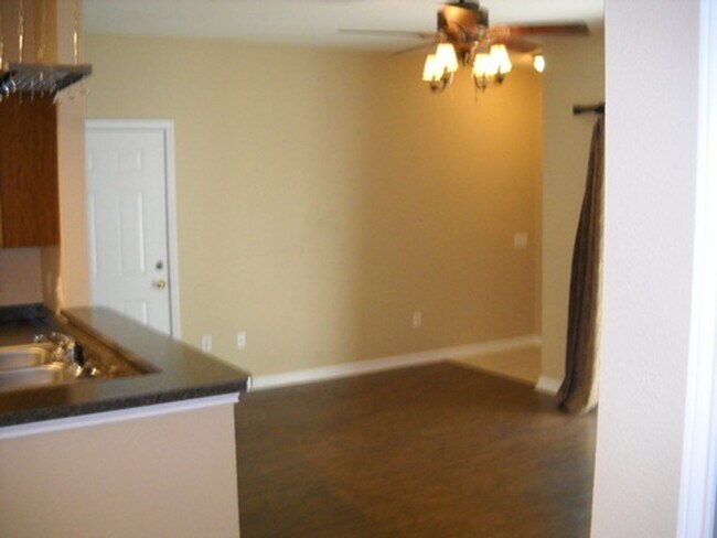 Foto del edificio - 1 Bedroom/1 Bathroom Available in August!