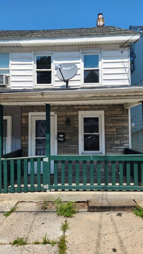 Primary Photo - 3 bed 1 bath