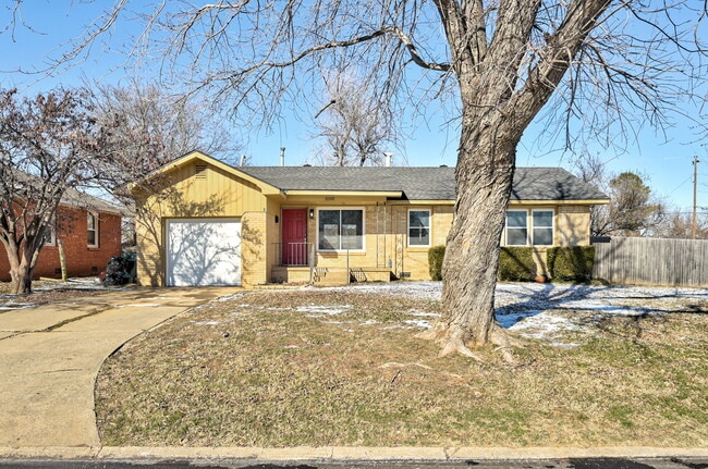 Building Photo - 2501 Ashley Dr