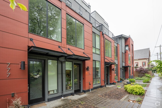 Building Photo - 763 S Homer St