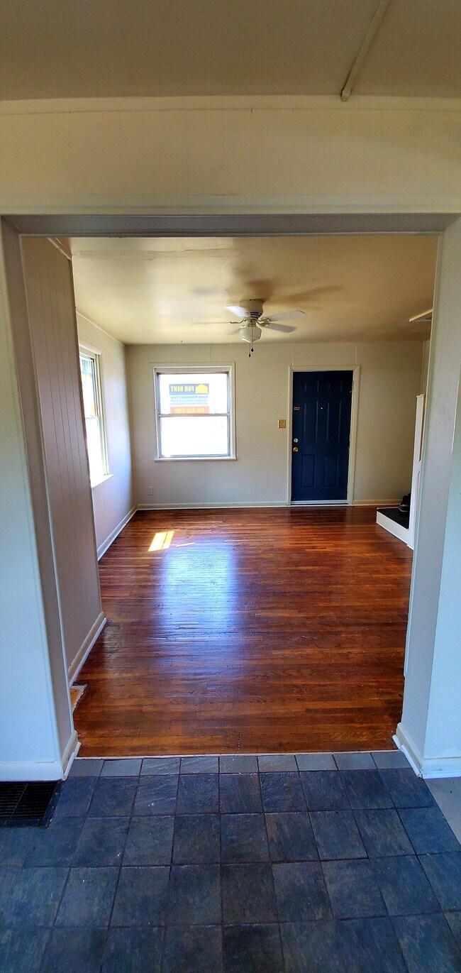 Building Photo - 3835 Saint Margaret St