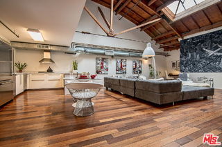 Building Photo - 1046 Princeton Dr