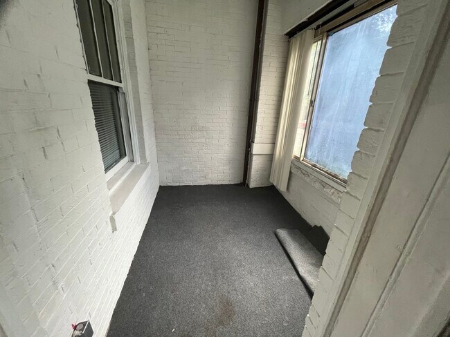 Building Photo - 5457 S Ellis Ave