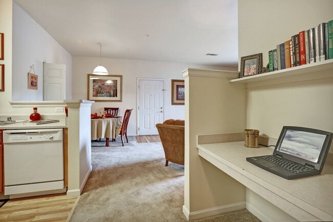 Building Photo - Platte View Landing