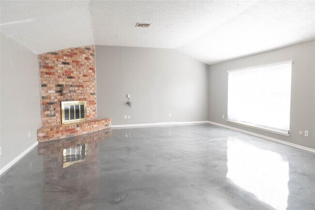 Building Photo - 1807 Bent Oak Dr