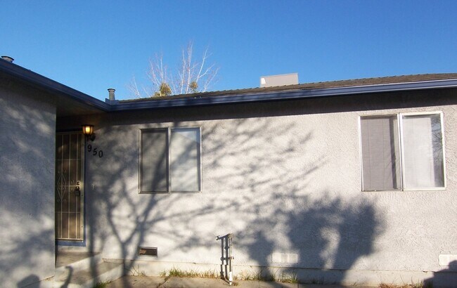 Foto del edificio - 950 Belmont St