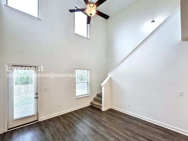 Foto del edificio - 787 Coopers Way