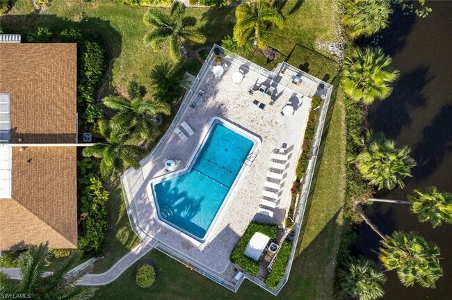 community pool - 925 Palm View Dr