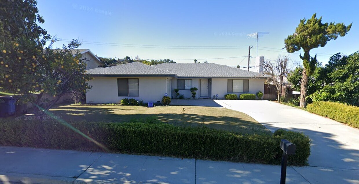 Primary Photo - 11552 Poplar St