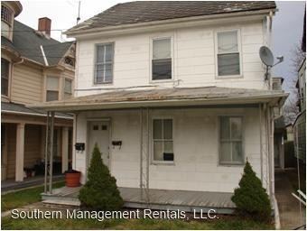 Foto principal - 2 br, 1 bath House - 111 N. Main St. Apt B