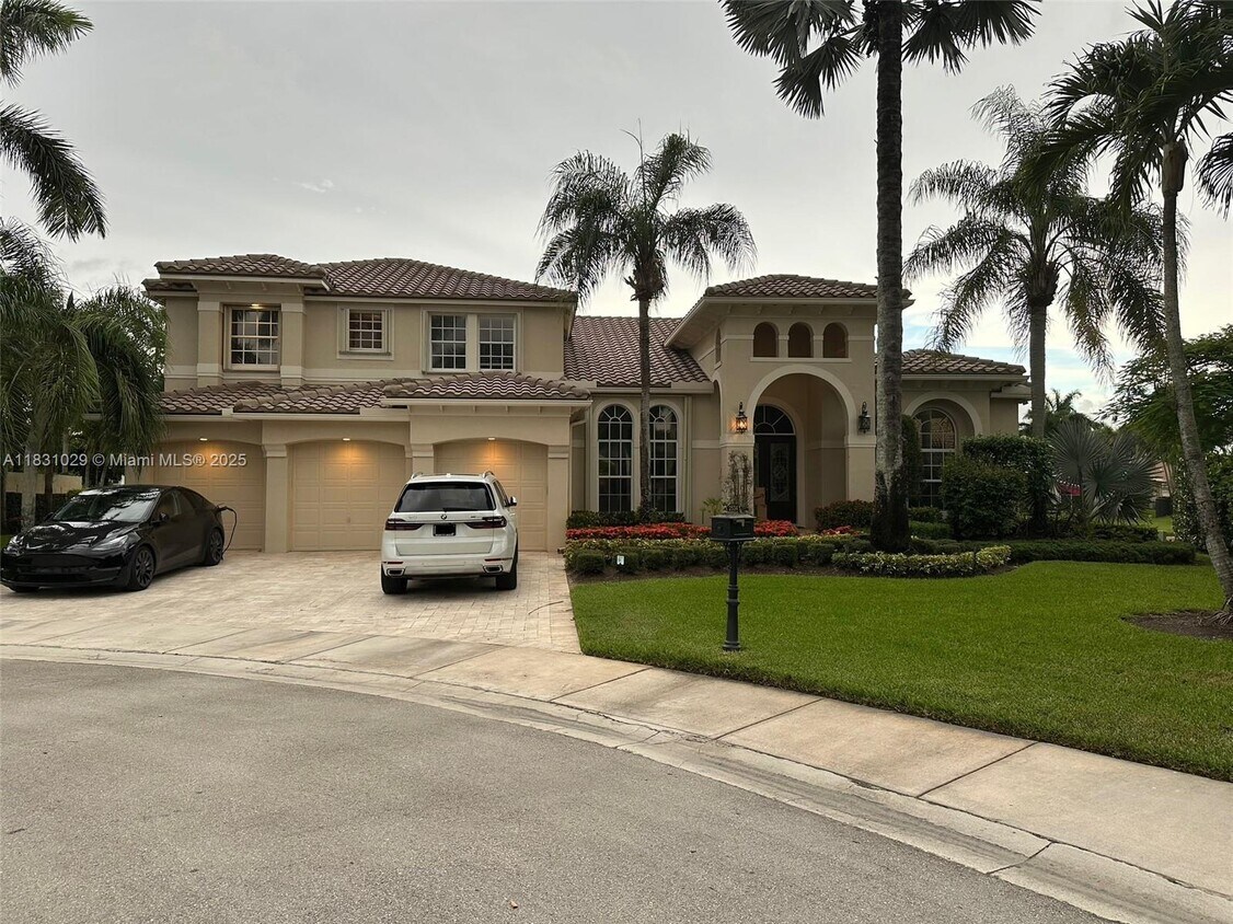 Foto principal - 2534 Montclaire Ct
