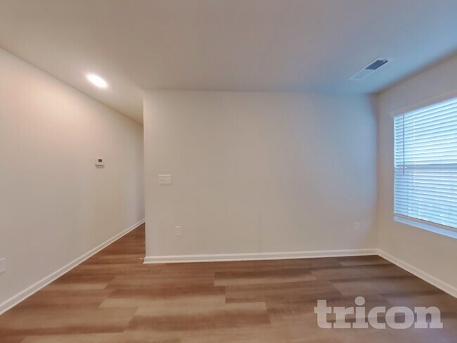 Foto del edificio - 76 Fairview Way