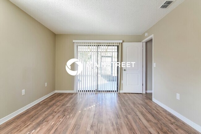 Foto del edificio - 3 Bedroom Pet-Friendly Home in Spring Hill...