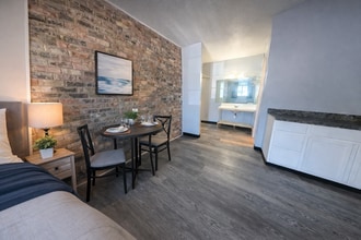 Building Photo - 401 Northeast Ave