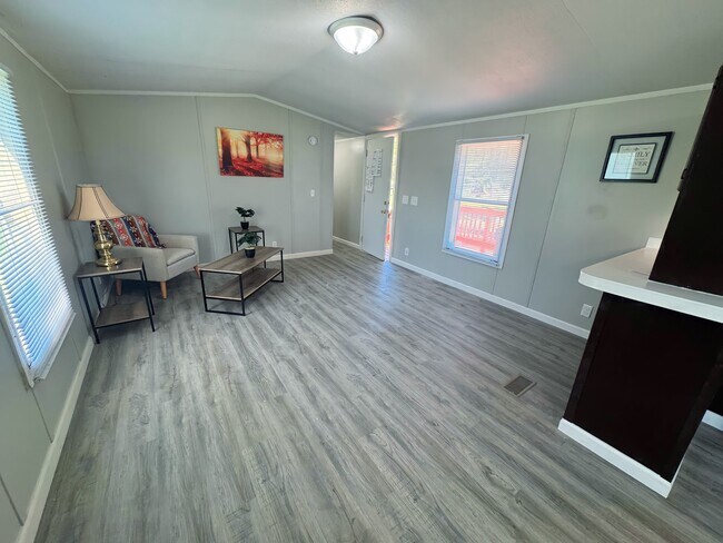 Foto del edificio - 2552 Smith Ave
