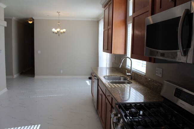 Foto del edificio - 3 Bed 2 Bath Home for Rent in Anza on 2 pl...