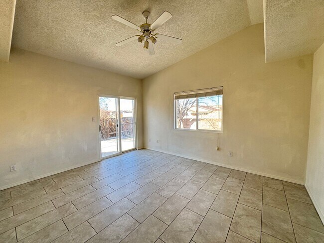 Building Photo - Quail Springs 2 Story!