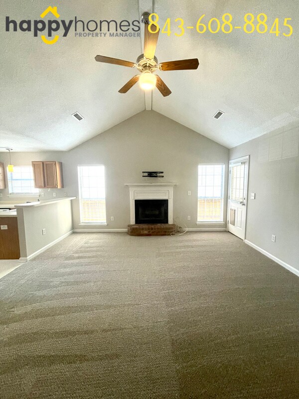 Building Photo - 474 Cessna Ave