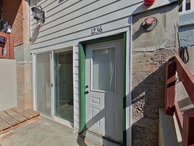 Building Photo - 1236 Mill St