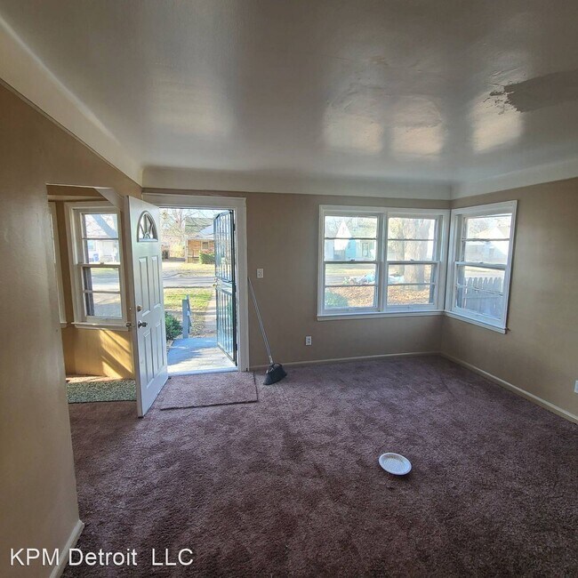 Building Photo - 3 br, 1 bath House - 7434 Clayburn st
