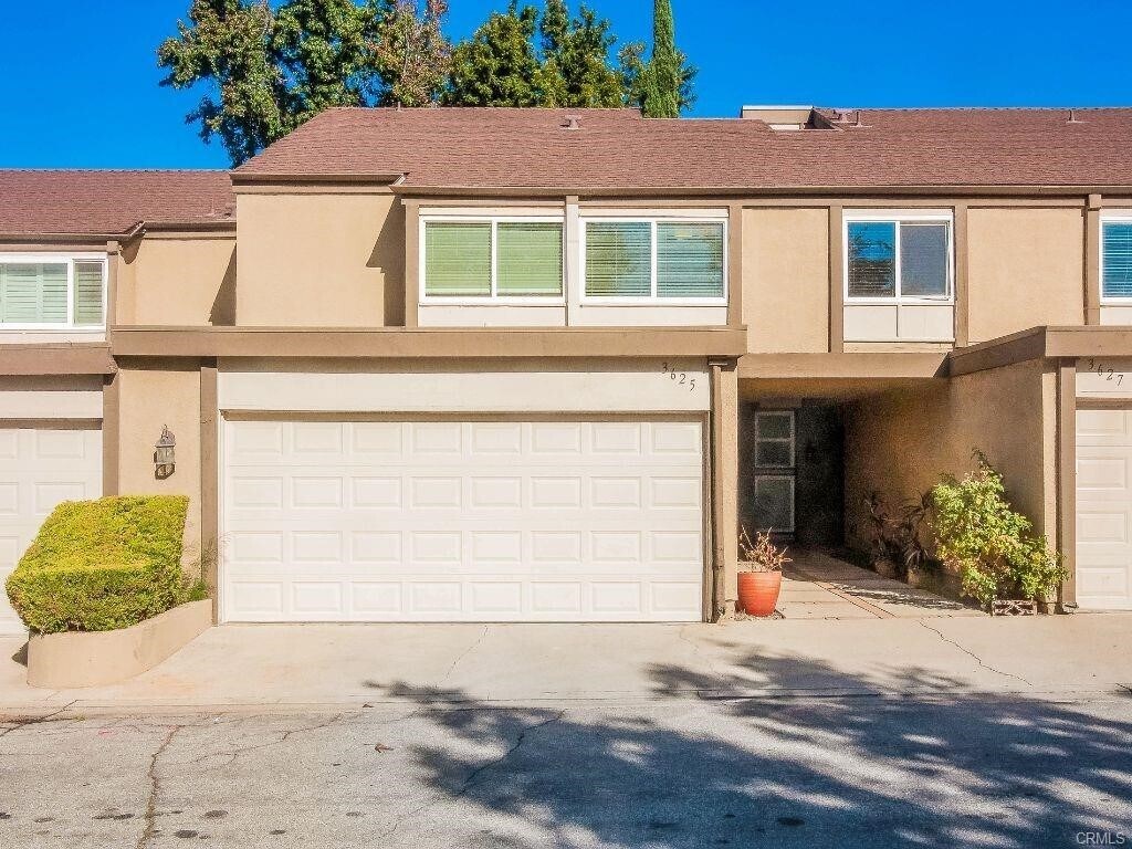 Primary Photo - 3625 Towne Park Cir