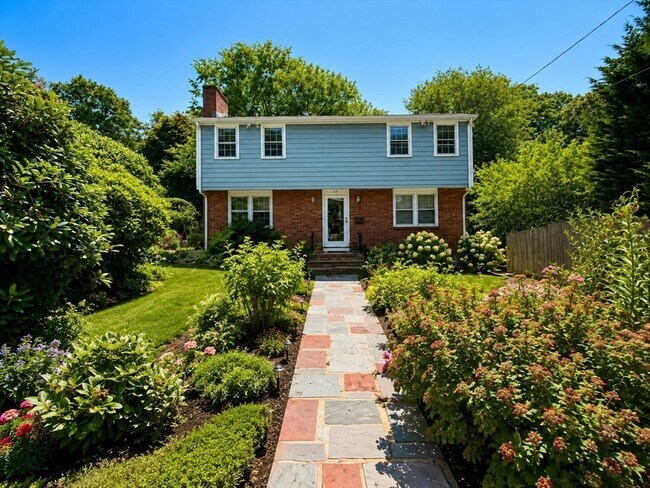Foto del edificio - 27 Maplewood Ave
