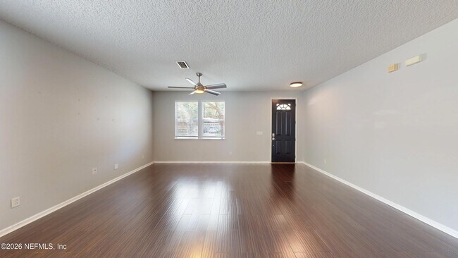 Foto del edificio - 1063 Collinswood Dr W