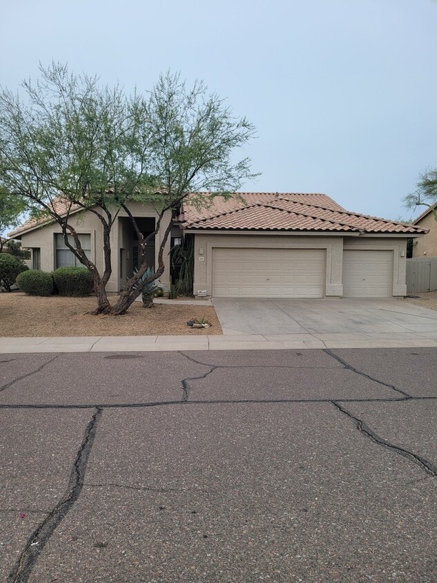 Foto principal - BEAUTIFUL 3/2 HOUSE FOR RENT IN TATUM RANCH