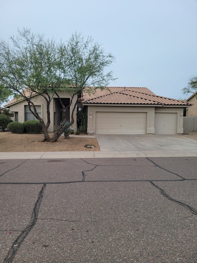 Building Photo - 5034 E Barwick Dr