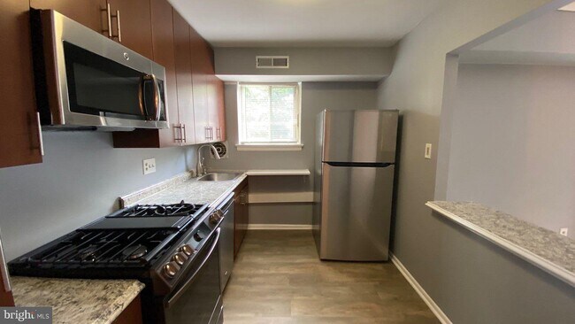 Foto del edificio - 11354 Cherry Hill Rd