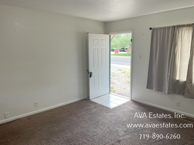 Building Photo - 2707 Cheyenne Ave