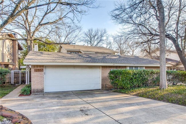 Building Photo - 7638 Royal Ln