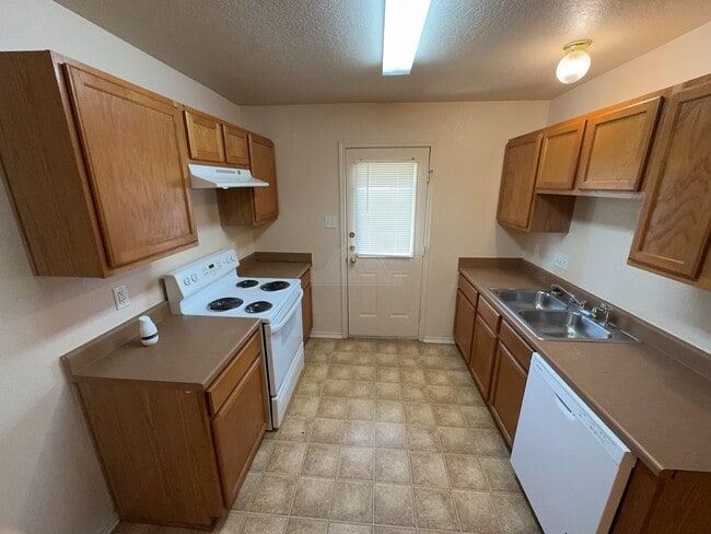 Building Photo - 5304 Lauren Lea Dr