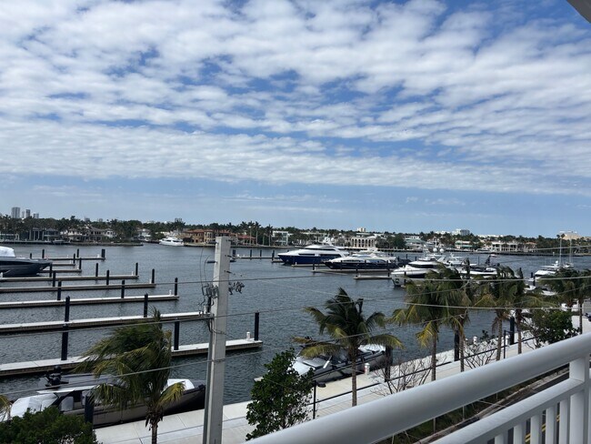 Photo - 200 S Birch Rd Apartments