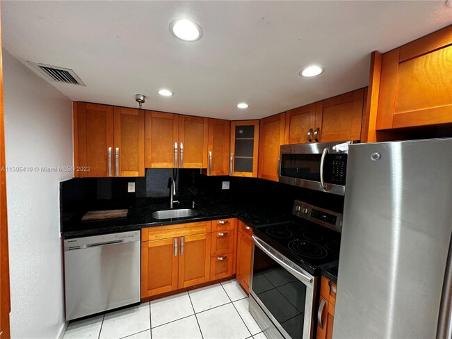 Foto del edificio - 9688 Fontainebleau Blvd