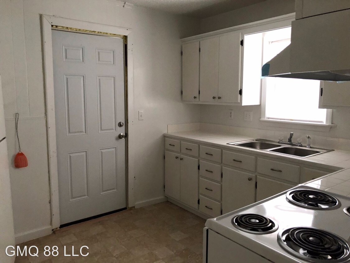 Primary Photo - 1 br, 1 bath House - 114 W Birch