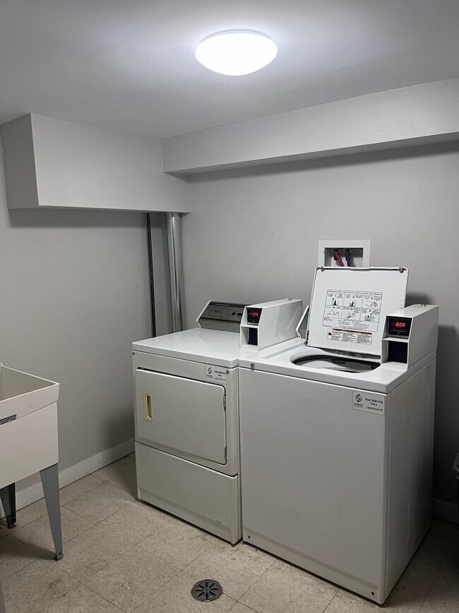 Lavandería - 6206 S Talman Ave