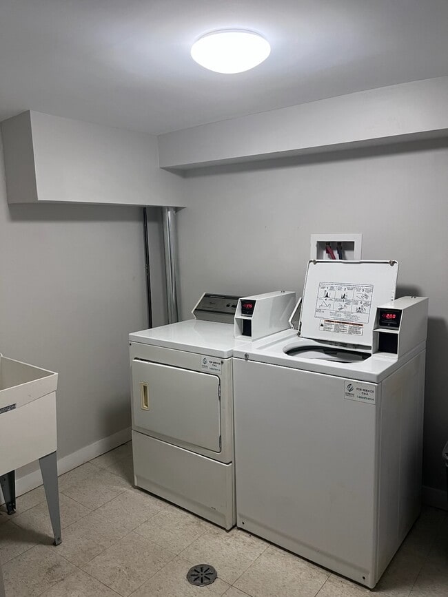 Laundry Room - 6206 S Talman Ave