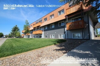 Building Photo - 5315-5338 38 Ave