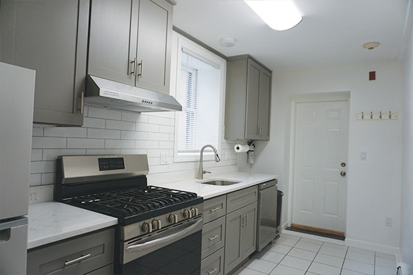 Primary Photo - 23 Lambert St