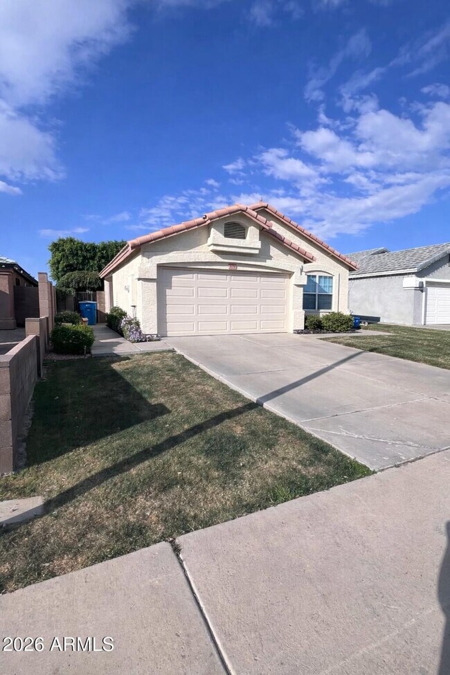 Foto del edificio - 3030 W Rose Garden Ln