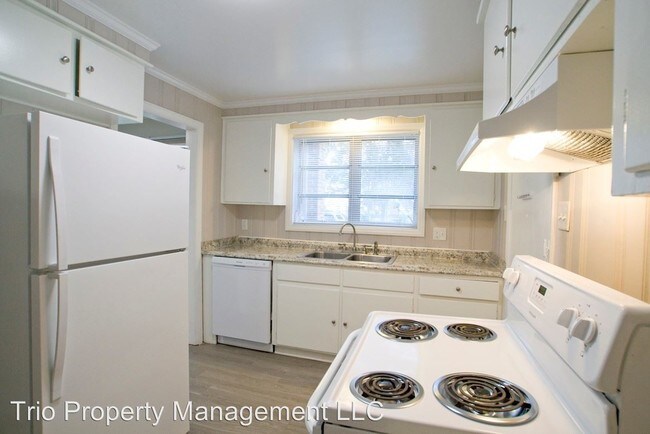 Building Photo - 1 E 63rd St