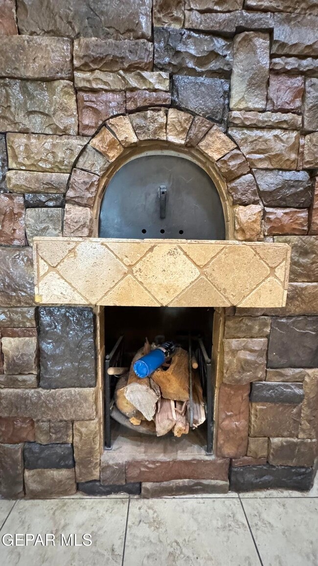 Foto del edificio - 7381 Black Mesa Dr