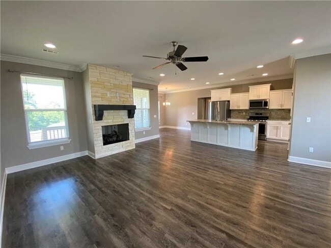 Building Photo - 5812 W Mecklin St